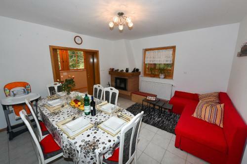 Hostal Vila Kosca - 2 Apartments For Rent