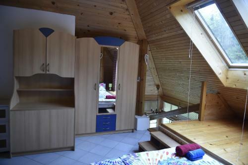 Hostal Vila Kosca - 2 Apartments For Rent
