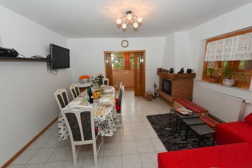 Hostal Vila Kosca - 2 Apartments For Rent