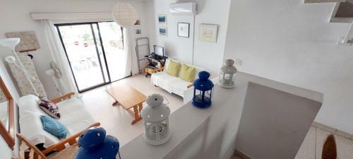 2 Bedroom Maisonette, 50m From The Sea