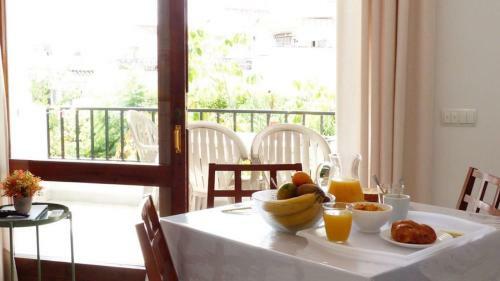 Las Flores Apartments Piscina Abierta!!