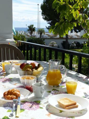Las Flores Apartments Piscina Abierta!!