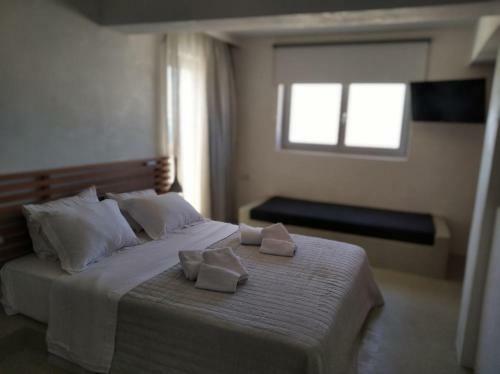 Wabi Luxury Suites & Maisonettes Ios