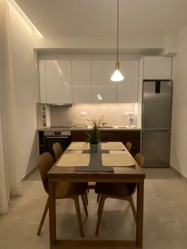 Elegant Central Square Apartment