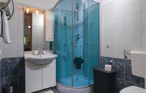 Two-bedroom Apartment Selca With Sea View 04