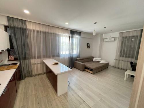 Mamaia Lake Apartments