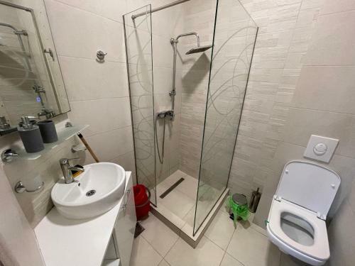 Mamaia Lake Apartments