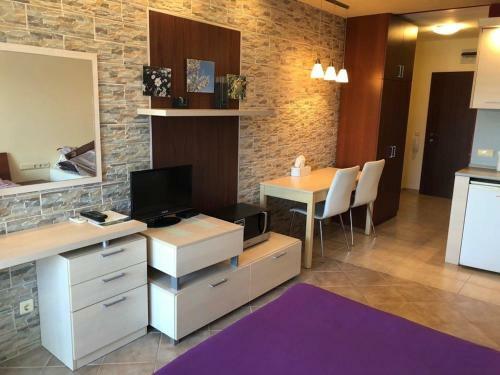 Green Life Apartment - 1 Br, ??????????, 2- Rooms