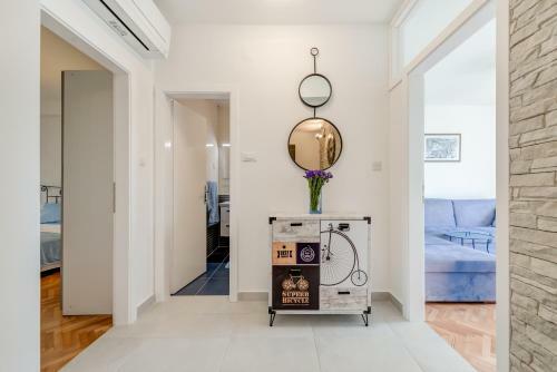 Apartmani Mirta Omi?