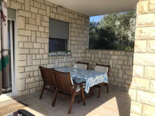 Apartments P&l - 25m From Beach