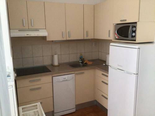 Apartments P&l - 25m From Beach