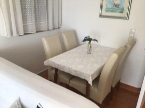 Apartments P&l - 25m From Beach