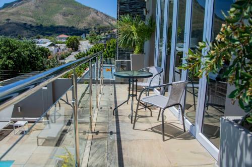 House Havana 6 Bedroom Villa, Camps Bay