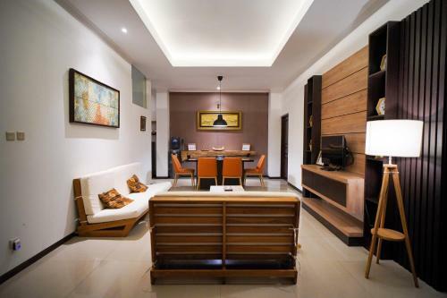 Omah Angkul Angkul Villa