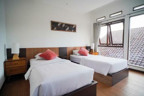 Omah Angkul Angkul Villa