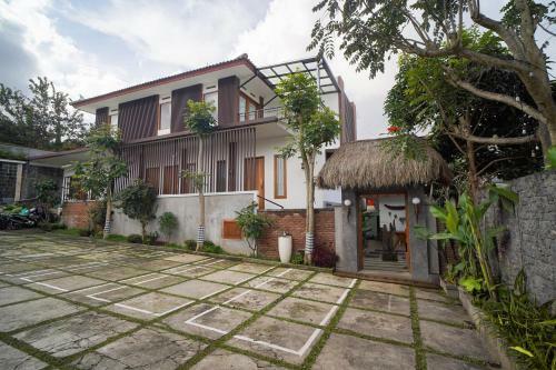 Omah Angkul Angkul Villa