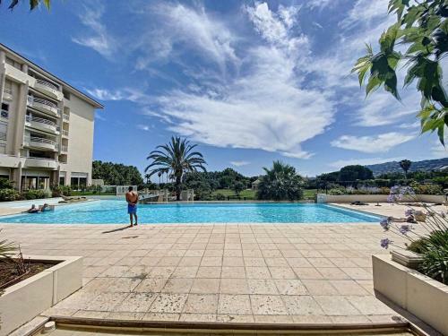 Apartamento Sun And Sea 5 Min, Piscine, Parking