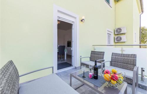 Awesome Apartment In Galizana With 2 Bedrooms