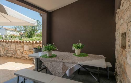 Amazing Home In Hrboki With Wifi And 4 Bedrooms