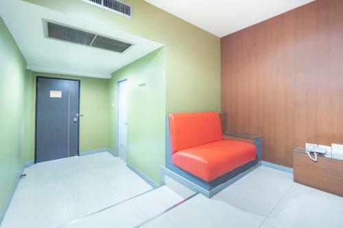 Oyo 75382 Chonburi Hotel