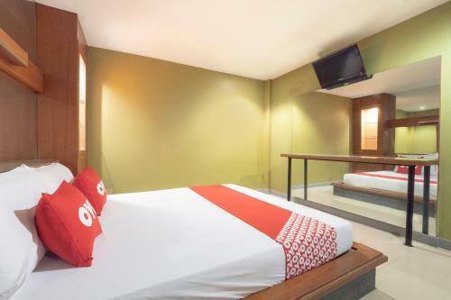Oyo 75382 Chonburi Hotel