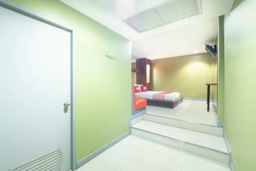 Oyo 75382 Chonburi Hotel