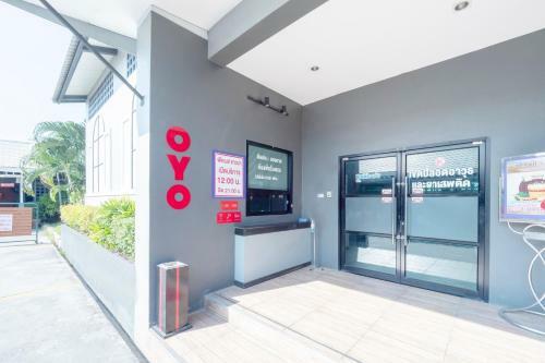 Oyo 75382 Chonburi Hotel