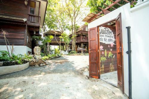 Boon Home Stay Art & Craft