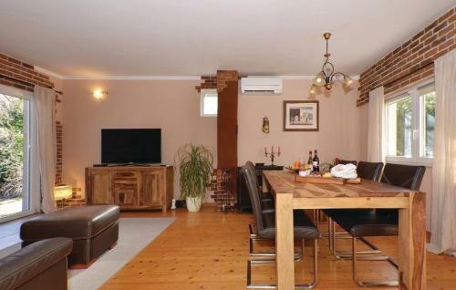 Zrnovnica Holiday Home
