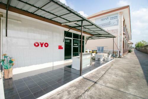 Oyo 75390 Sunee Place Hotel