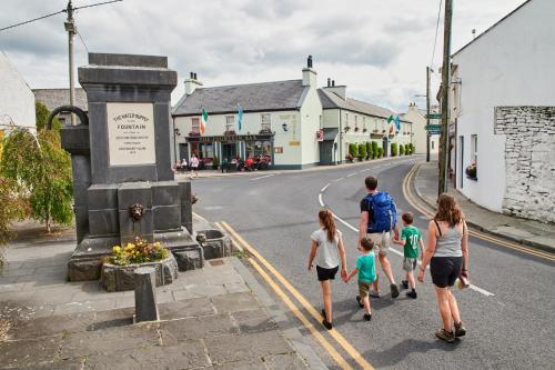 Hylands Burren Hotel