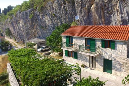 House Omis Podaspilje