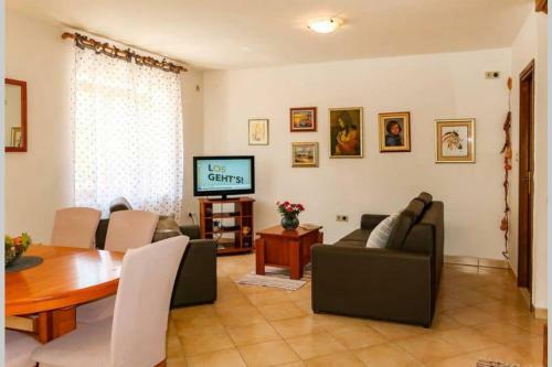 House Omis Podaspilje