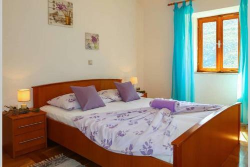 House Omis Podaspilje