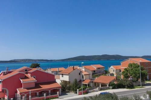 Apartamentos Brodarica Penthouse 4+2, Sea View