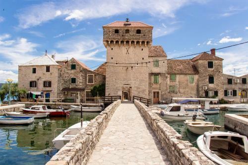 Cozy Seafront Apartment Cambi III