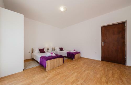Apartments Rose - Ru?a