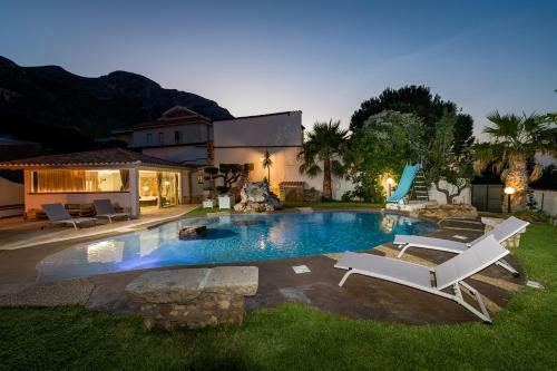Villa Con Piscina Annarita Milazzo