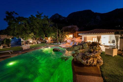 Villa Con Piscina Annarita Milazzo