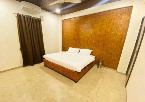 Hotel Felicity Stays-bluebell Corner