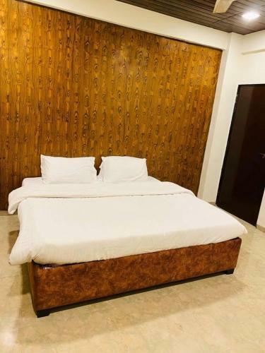 Hotel Felicity Stays-bluebell Corner