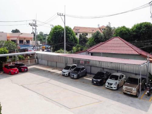 Hotel Oyo 1157 Ploy Pailin Place