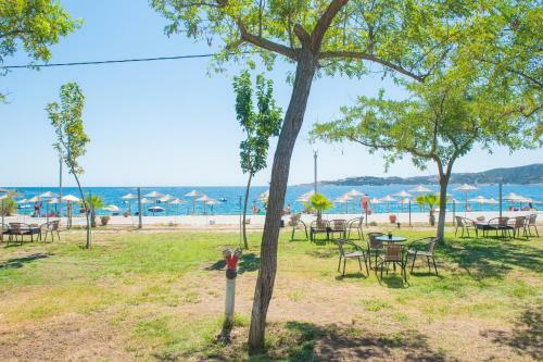 Vilas In The Garden By The Sea