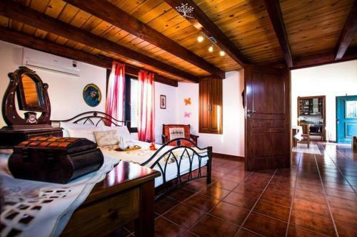 Ariadni's Traditional House