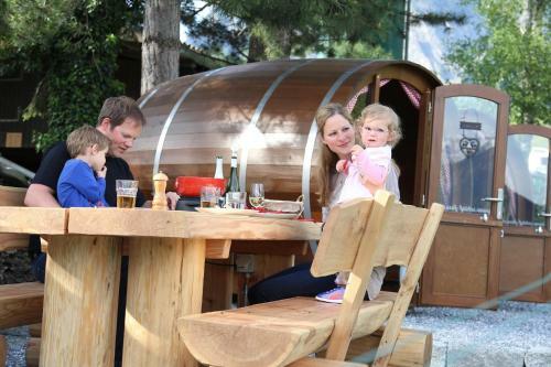 Bed & Breakfast Schlaf-fass Maienfeld