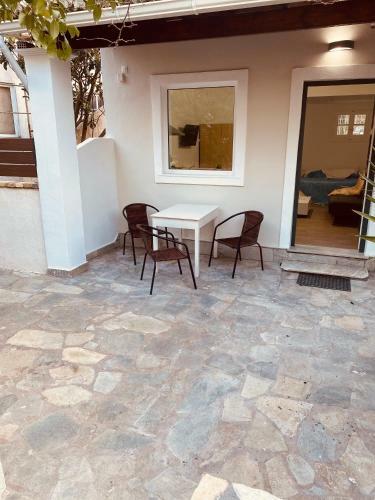 Apartamento Louvros Luxury Suittes