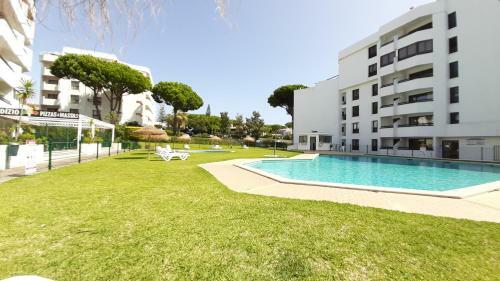 Apartamento Tenis Golfmar 409a - Pool View