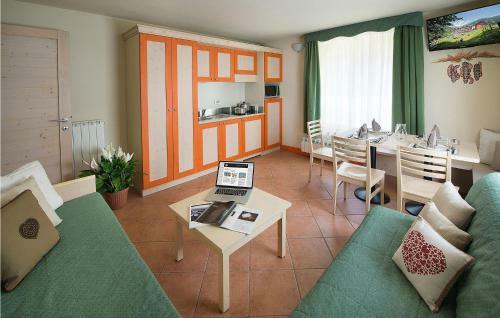 Stunning Apartment In Ponte Di Legno With Wifi