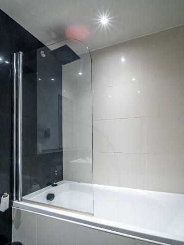 Exquisite 2-bedroom Apartment - City Centre