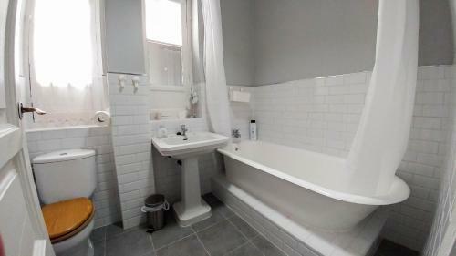 Apartamento Plaza De Do�a Elvira 8